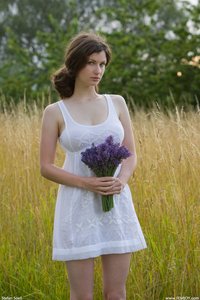 Susann in 'Lavendel' (x40)-g0q9ac5ygi.jpg