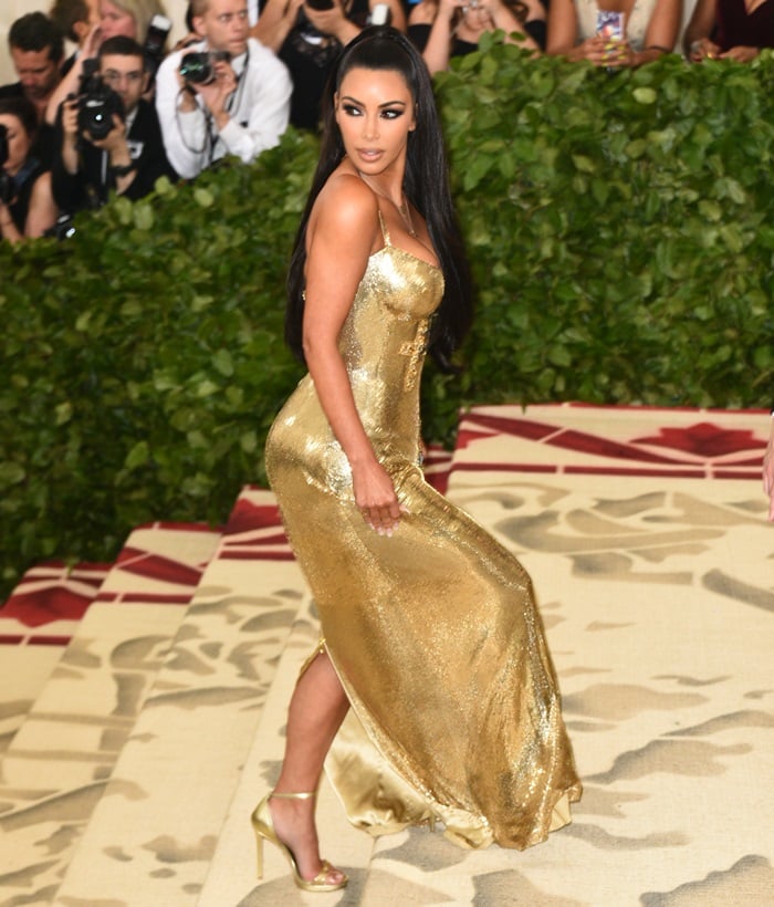 Kim-Kardashian-Goes-for-Gold-MET-Gala-sandals.jpg
