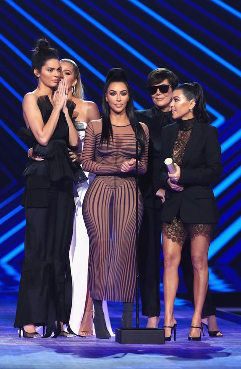 kim-kardashian-peoples-choice-awards-2018-dress-1542020545.jpg