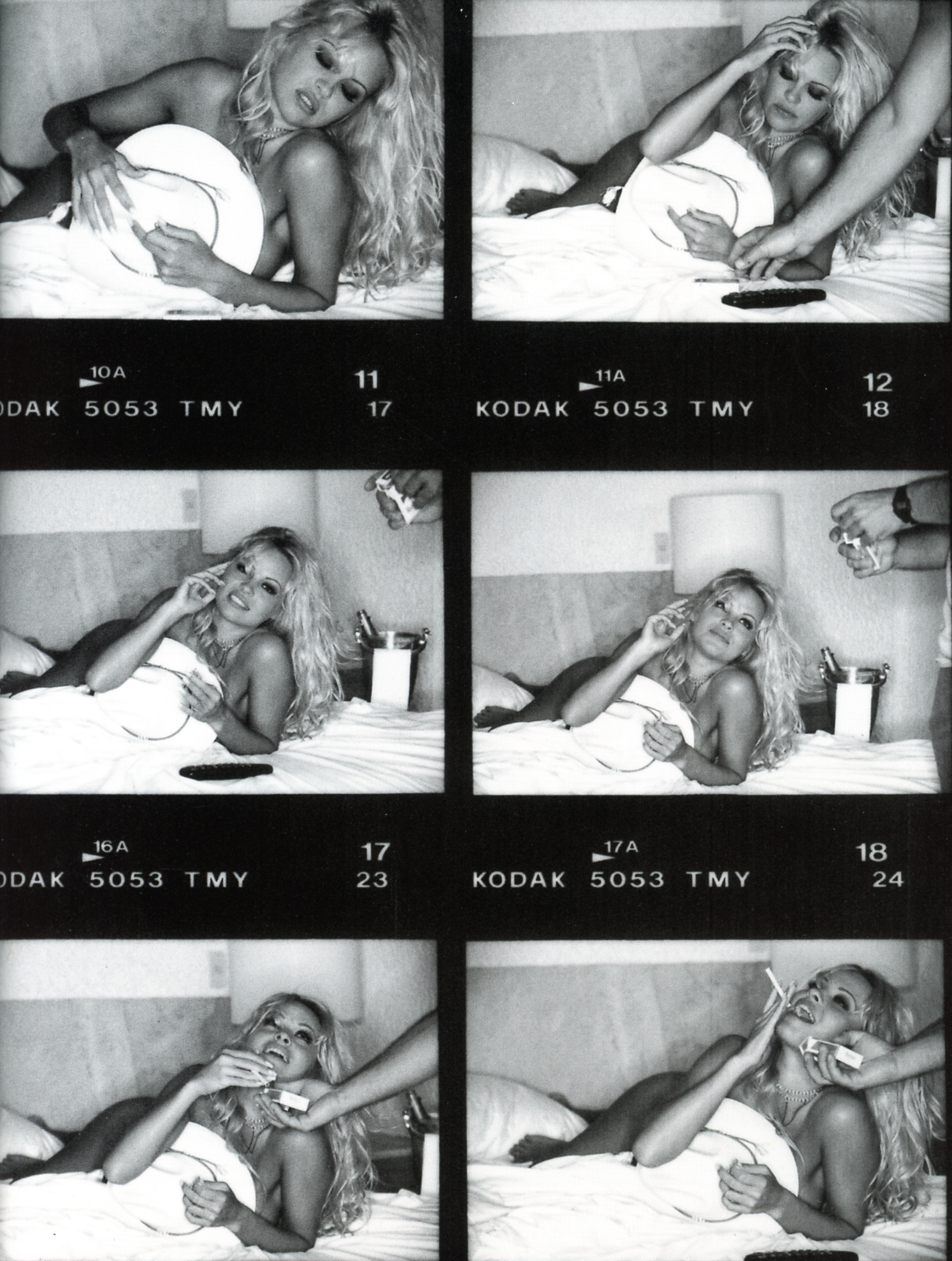 Pamela Anderson -- SCANMQ = Photographies De Stephen Wayda 4 04.jpg