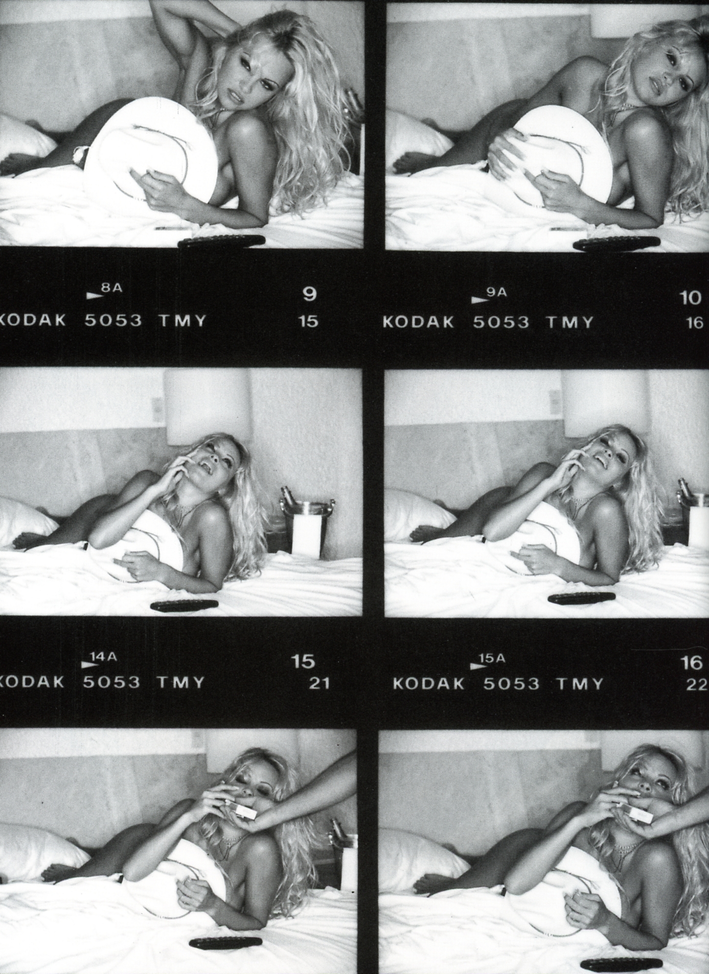 Pamela Anderson -- SCANMQ = Photographies De Stephen Wayda 4 03.jpg